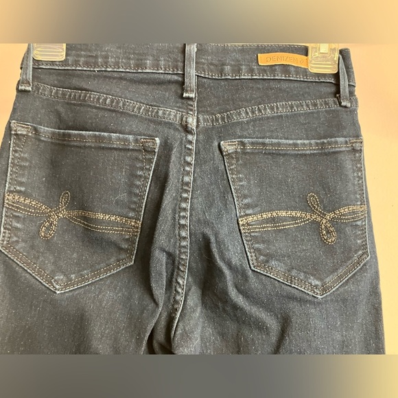 Denizen from Levi’s Women’s High Rise Ankle Jegging Jeans, Size 5, W 27, Blue - Picture 9 of 10